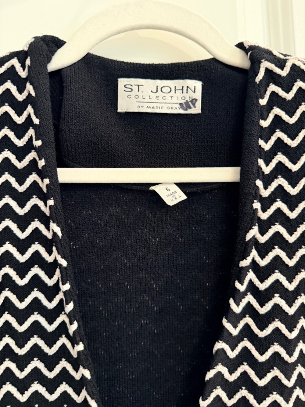 St. John Black and White Zigzag Knit Blazer - Picture 13 of 14